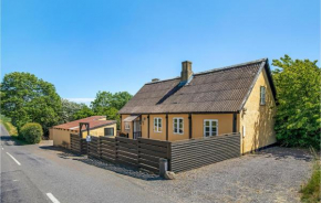 3 Bedroom Cozy Home In Klemensker in Klemensker